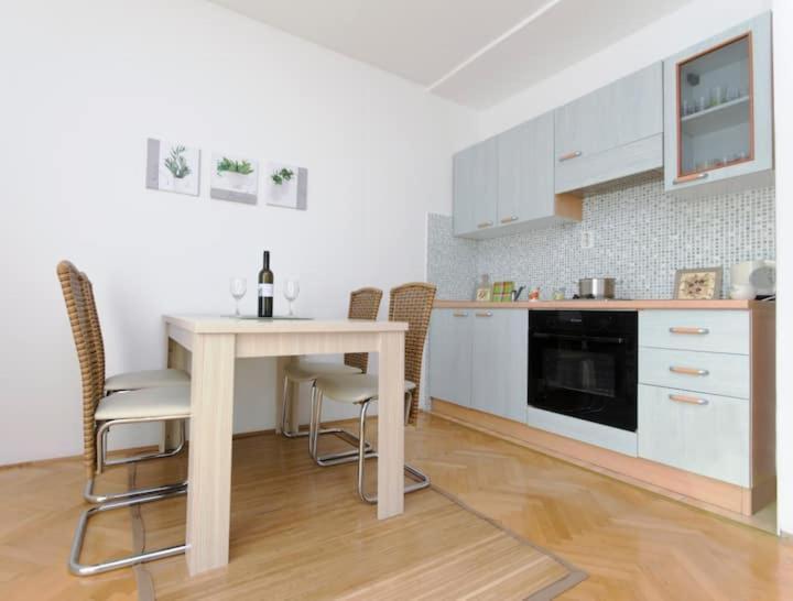 Apartments Jana Makarska Eksteriør billede
